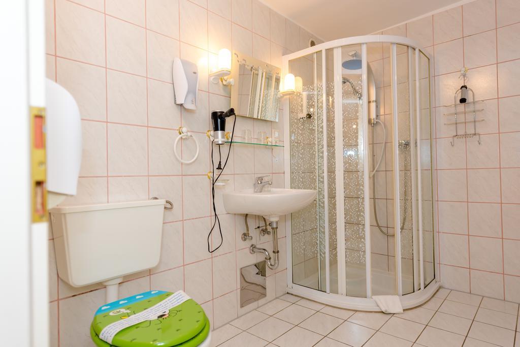 1A Hotel Steiner Judenburg Εξωτερικό φωτογραφία